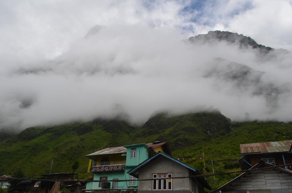 Delight Royal Lachung Hotel Room photo