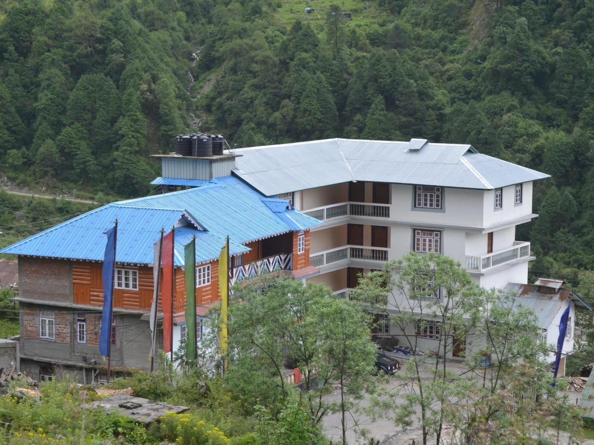 Delight Royal Lachung Hotel Exterior photo